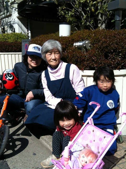 (近所の)マンションの管理人さんが辞める