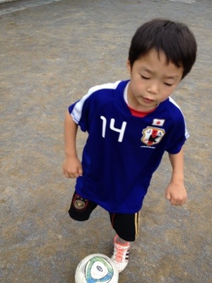 昨日は一人でサッカー